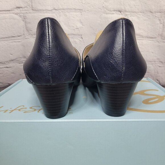LifeStride Women's Rozz Mary Jane Pumps - Picture 7 of 10